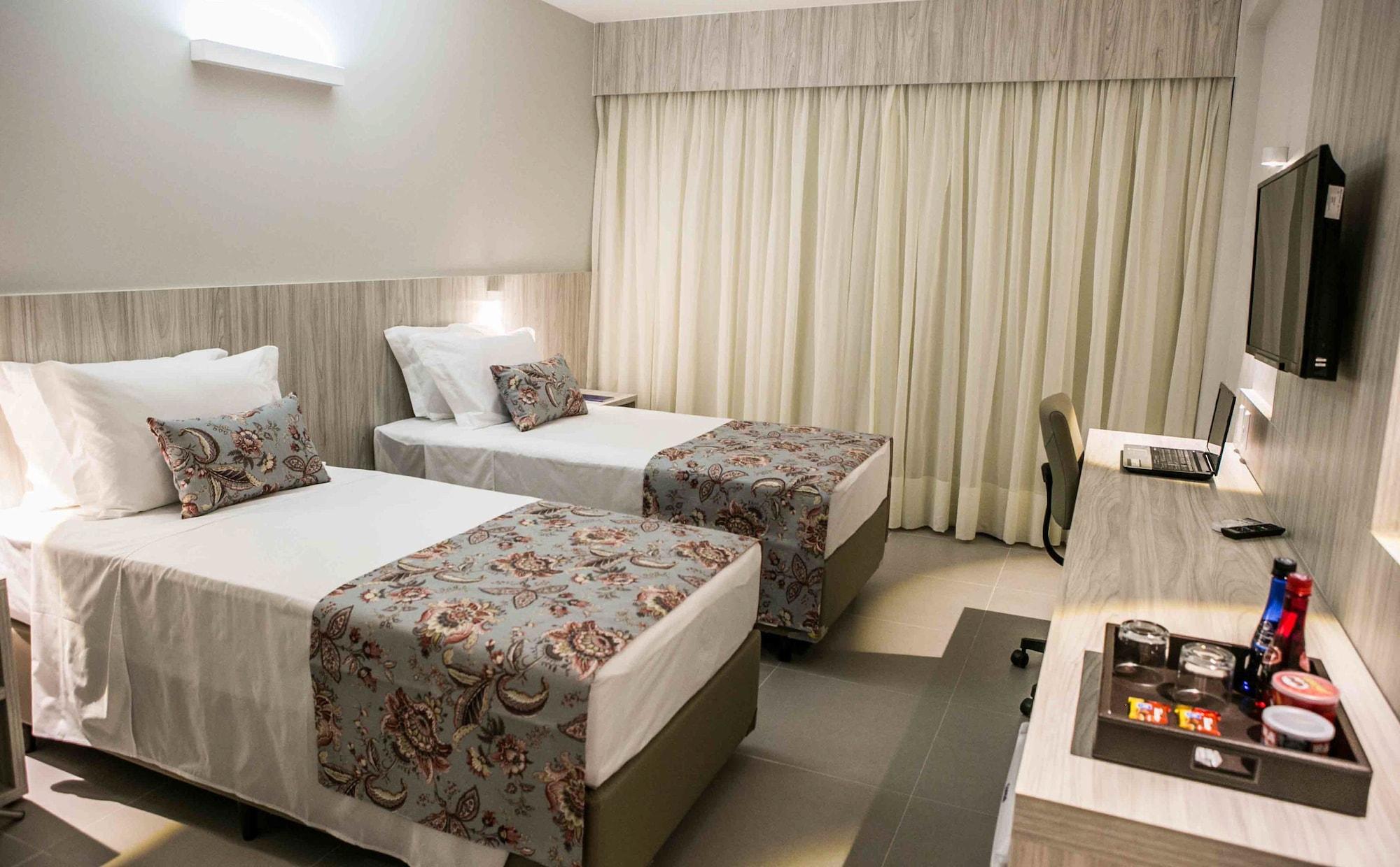 Alphapark Hotel Гояния Екстериор снимка