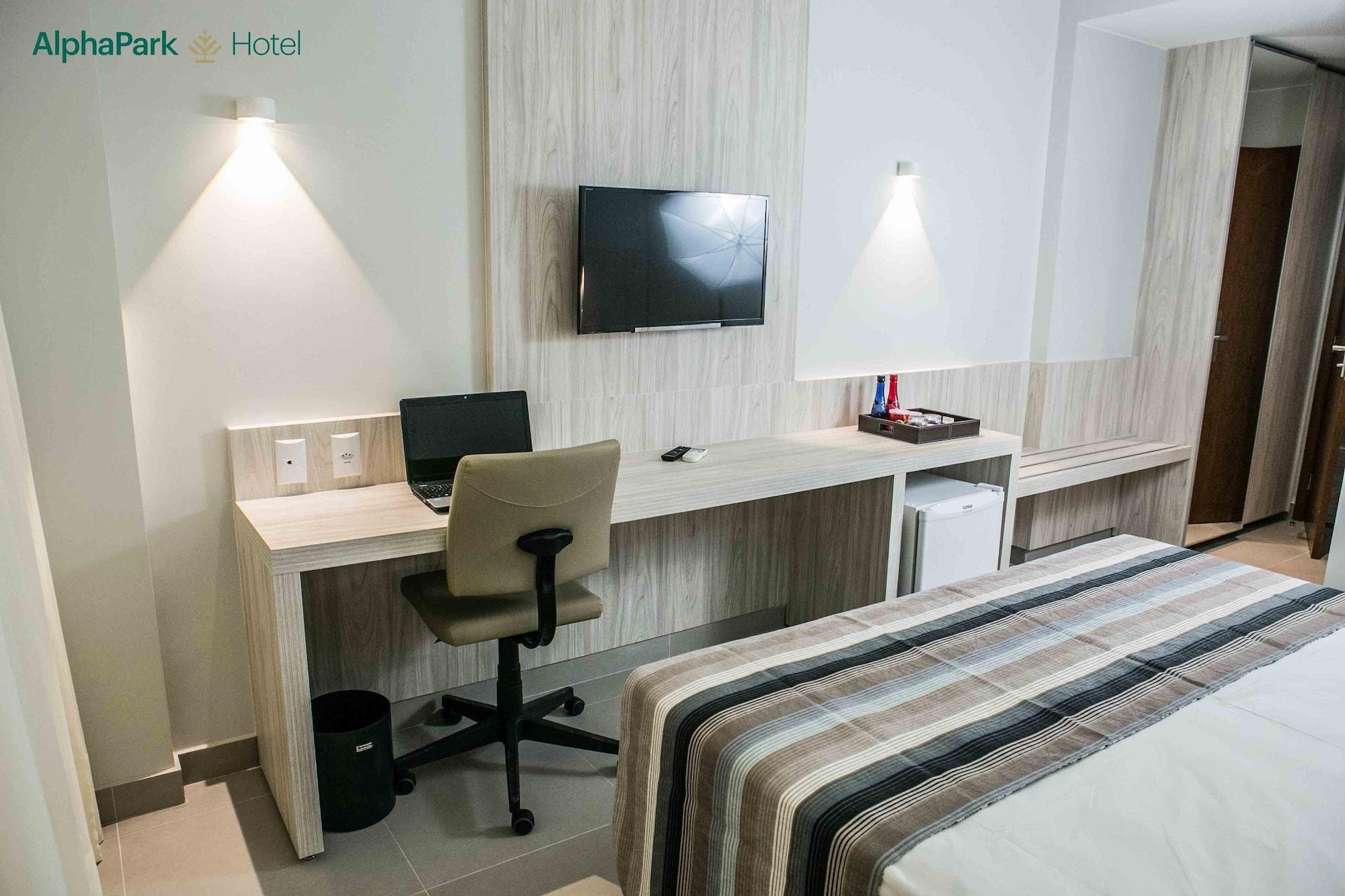 Alphapark Hotel Гояния Екстериор снимка