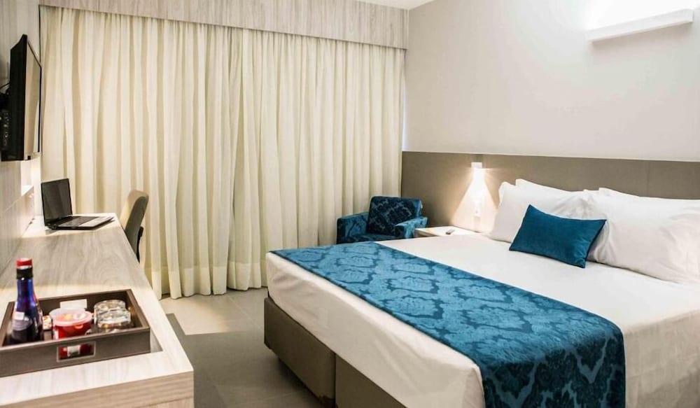 Alphapark Hotel Гояния Екстериор снимка