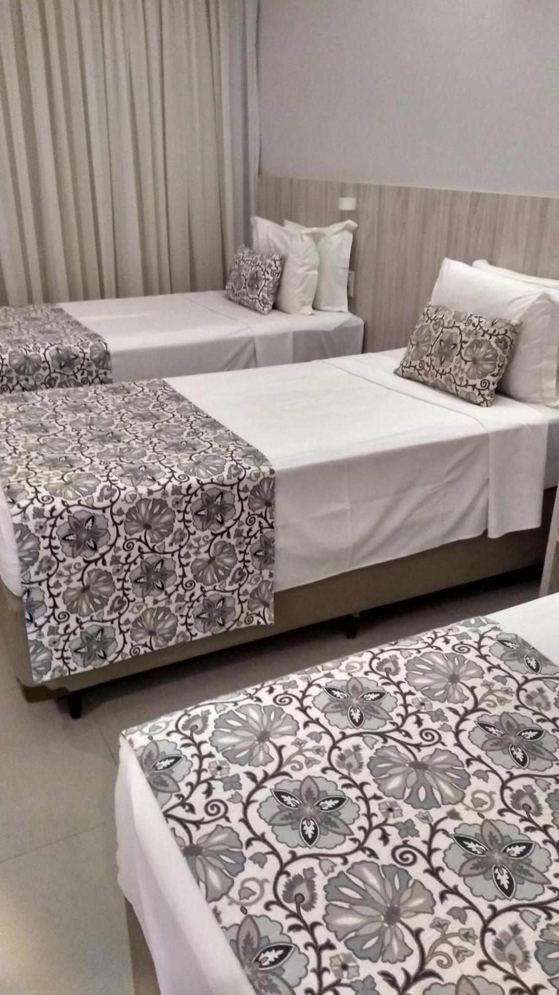 Alphapark Hotel Гояния Екстериор снимка