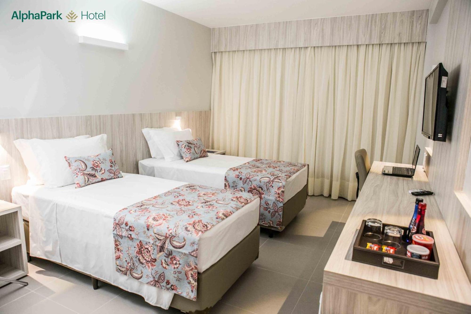 Alphapark Hotel Гояния Стая снимка