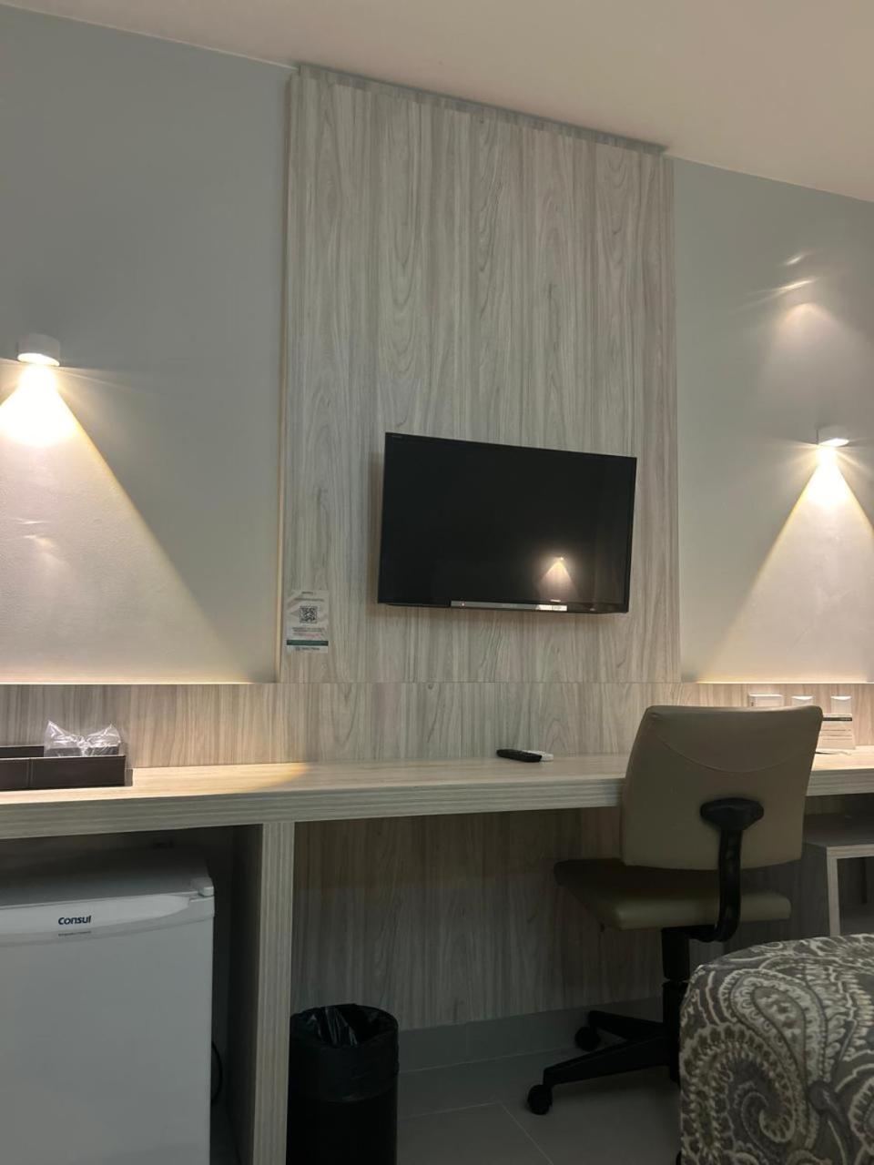 Alphapark Hotel Гояния Екстериор снимка