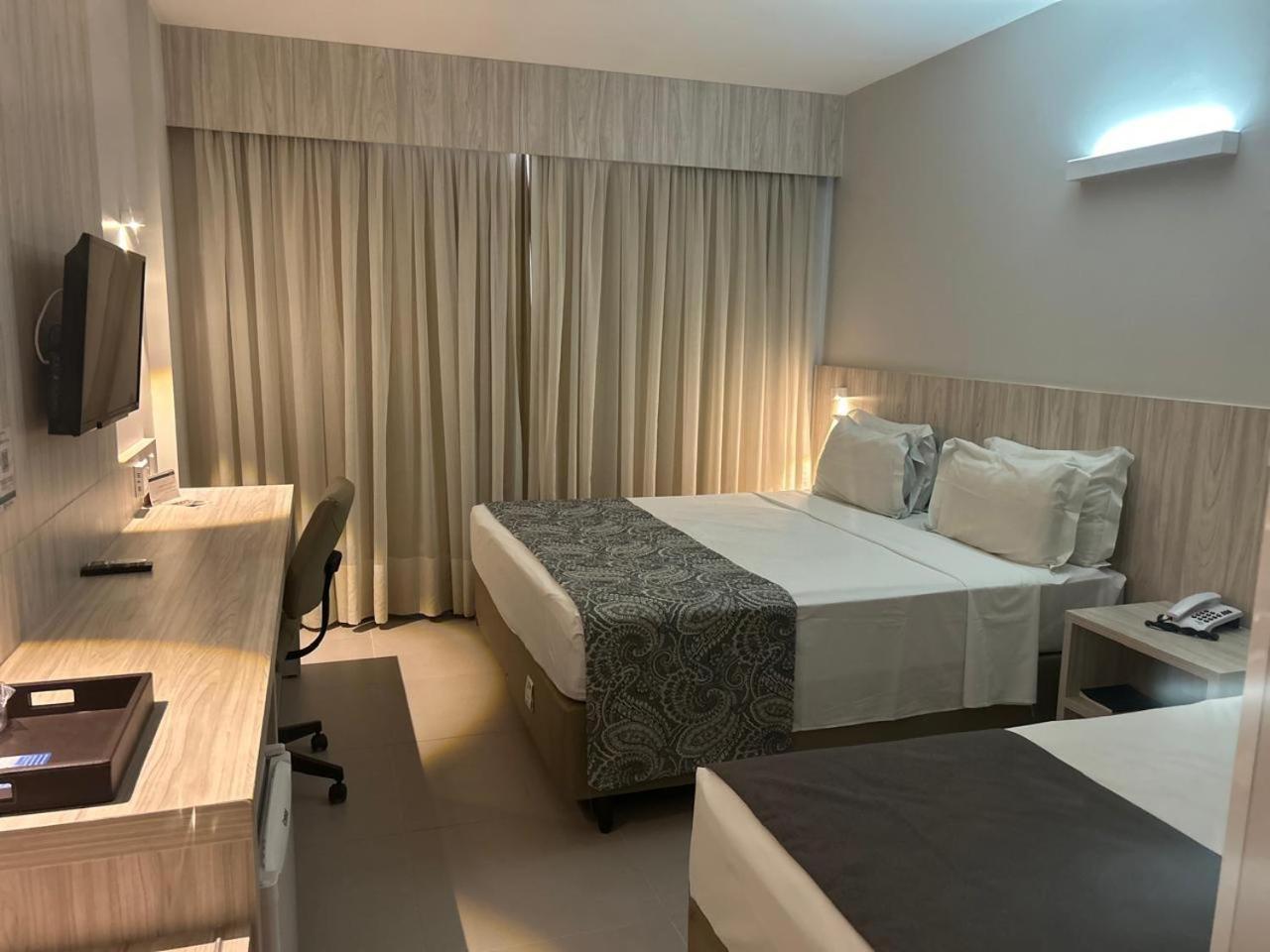Alphapark Hotel Гояния Екстериор снимка