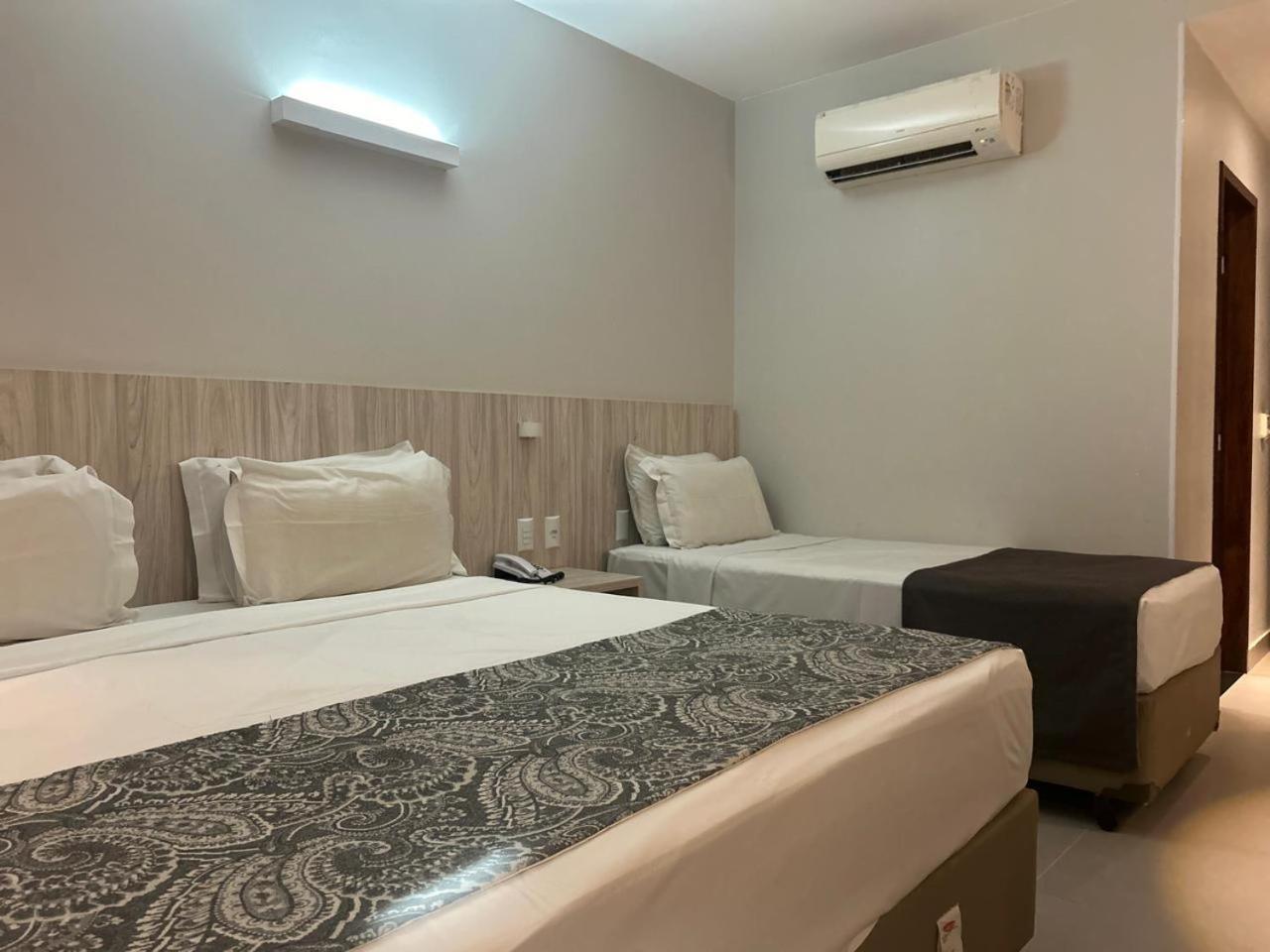 Alphapark Hotel Гояния Екстериор снимка