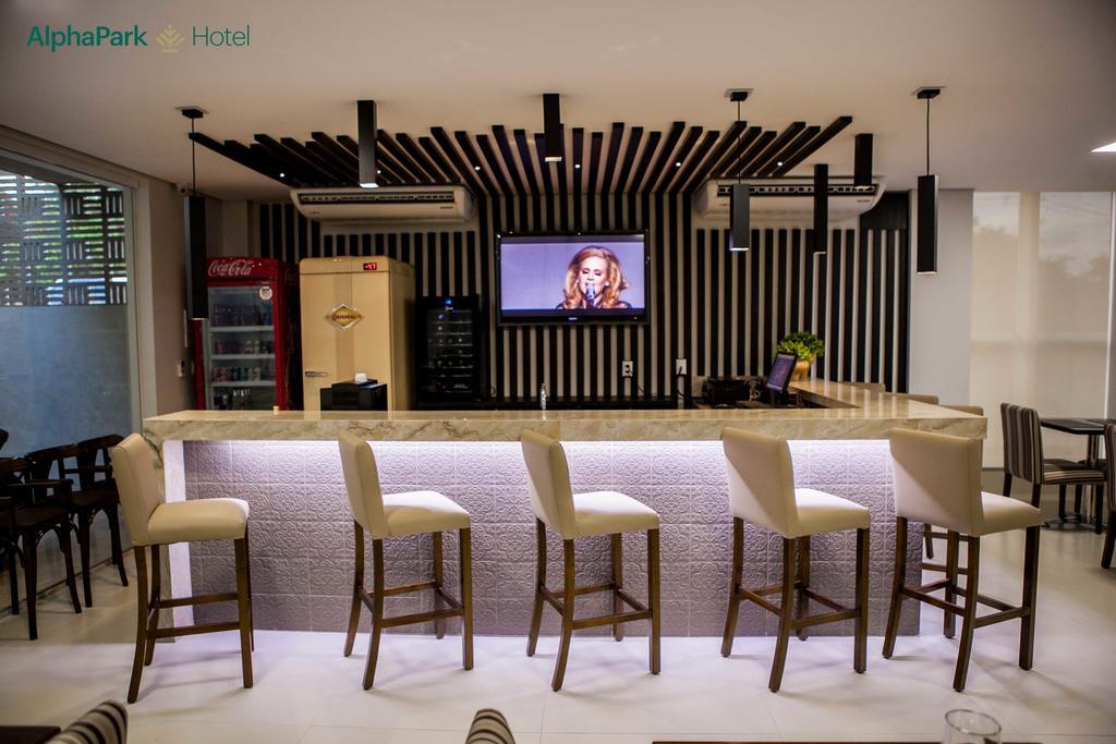 Alphapark Hotel Гояния Екстериор снимка