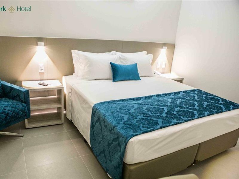 Alphapark Hotel Гояния Екстериор снимка