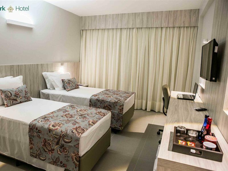 Alphapark Hotel Гояния Екстериор снимка