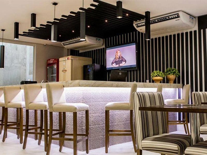 Alphapark Hotel Гояния Екстериор снимка